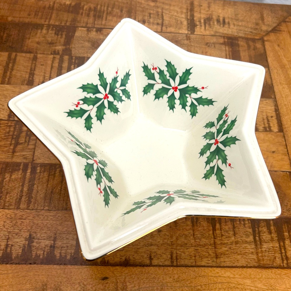Lenox Holiday Star Bowl 8" (20.32cm) Christmas Holiday Design Gold Trim NEW